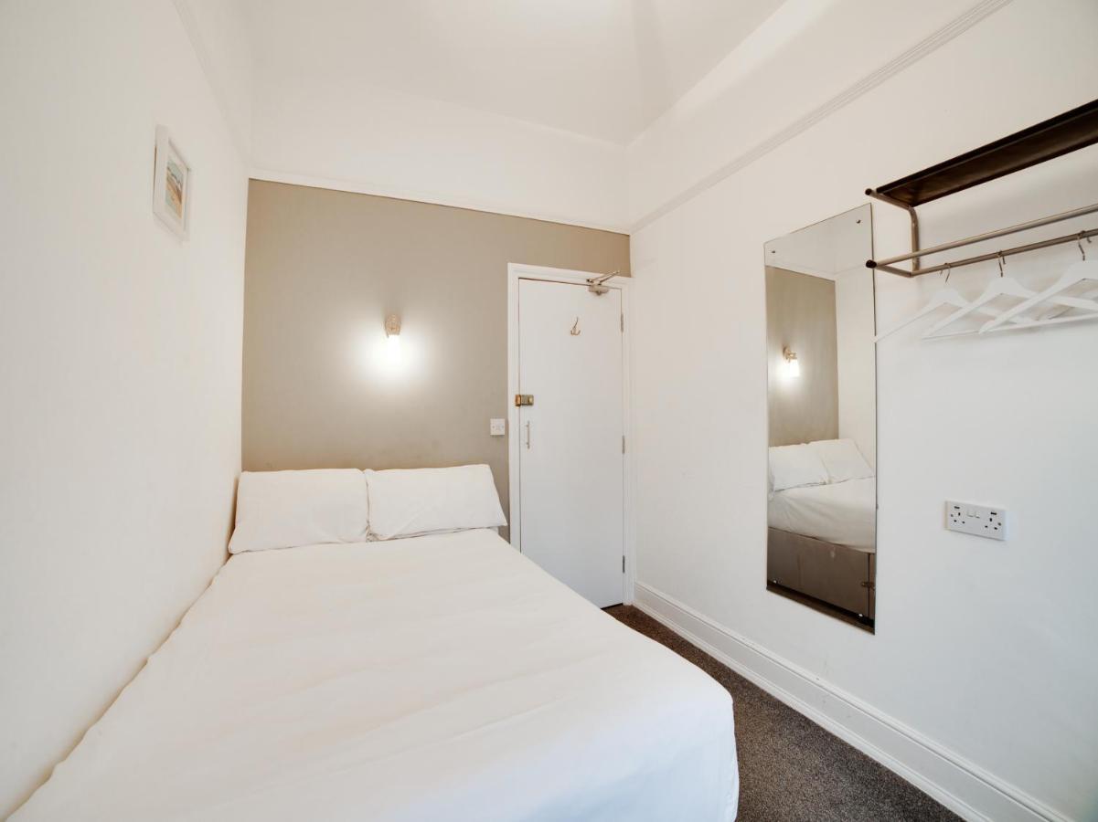 Hotel Sea Breeze แคลกตัน-ออน-ซี ภายนอก รูปภาพ