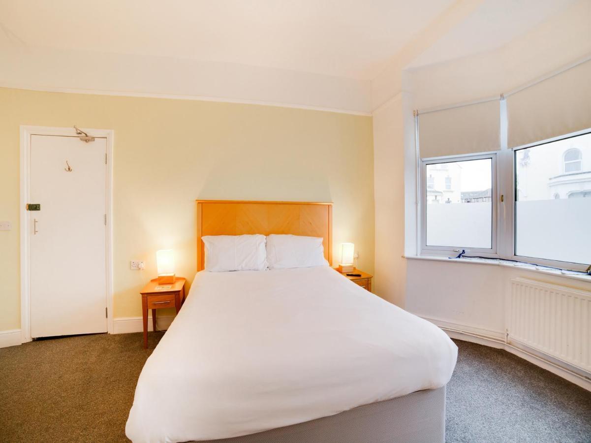 Hotel Sea Breeze แคลกตัน-ออน-ซี ภายนอก รูปภาพ