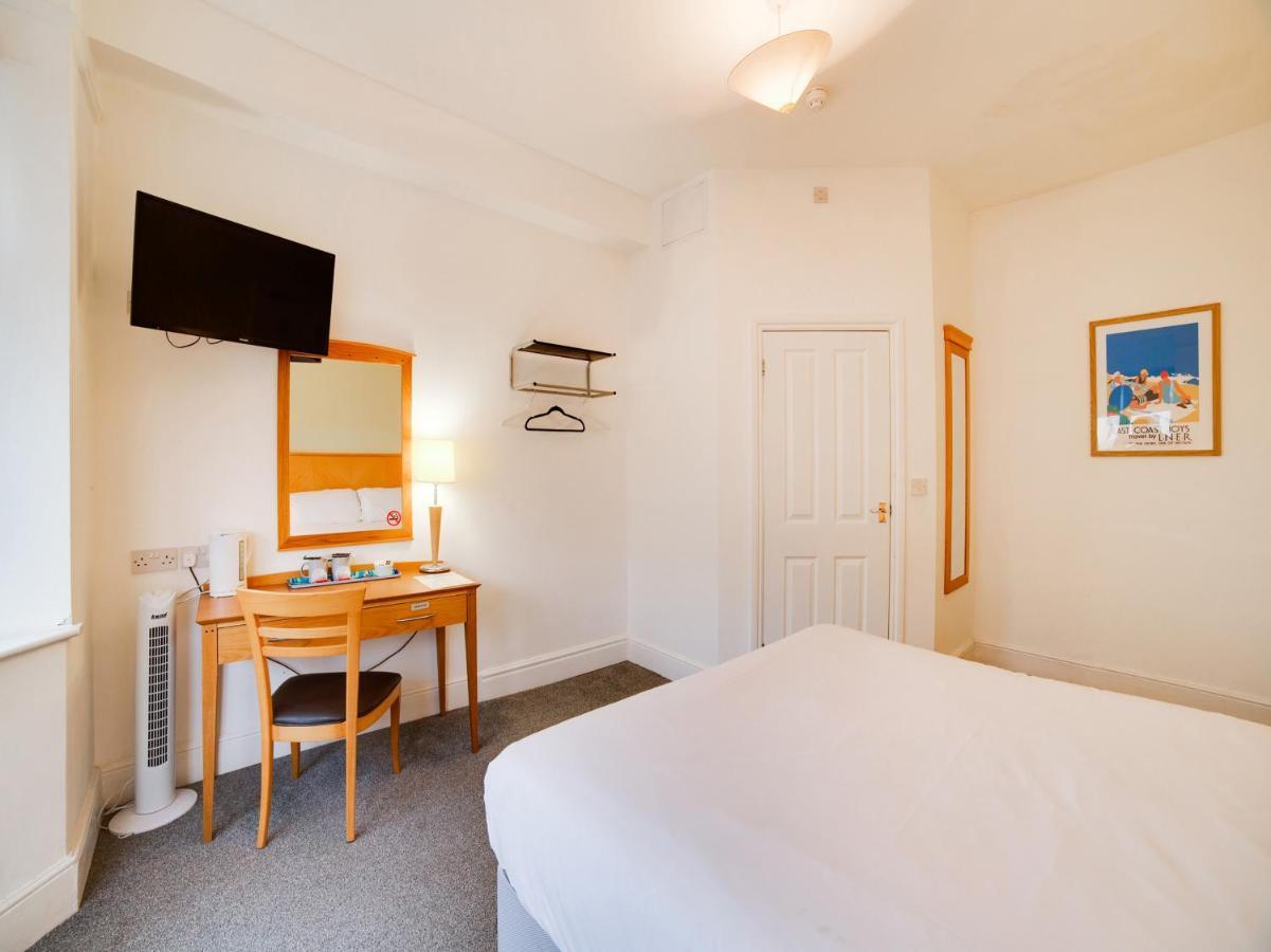 Hotel Sea Breeze แคลกตัน-ออน-ซี ภายนอก รูปภาพ