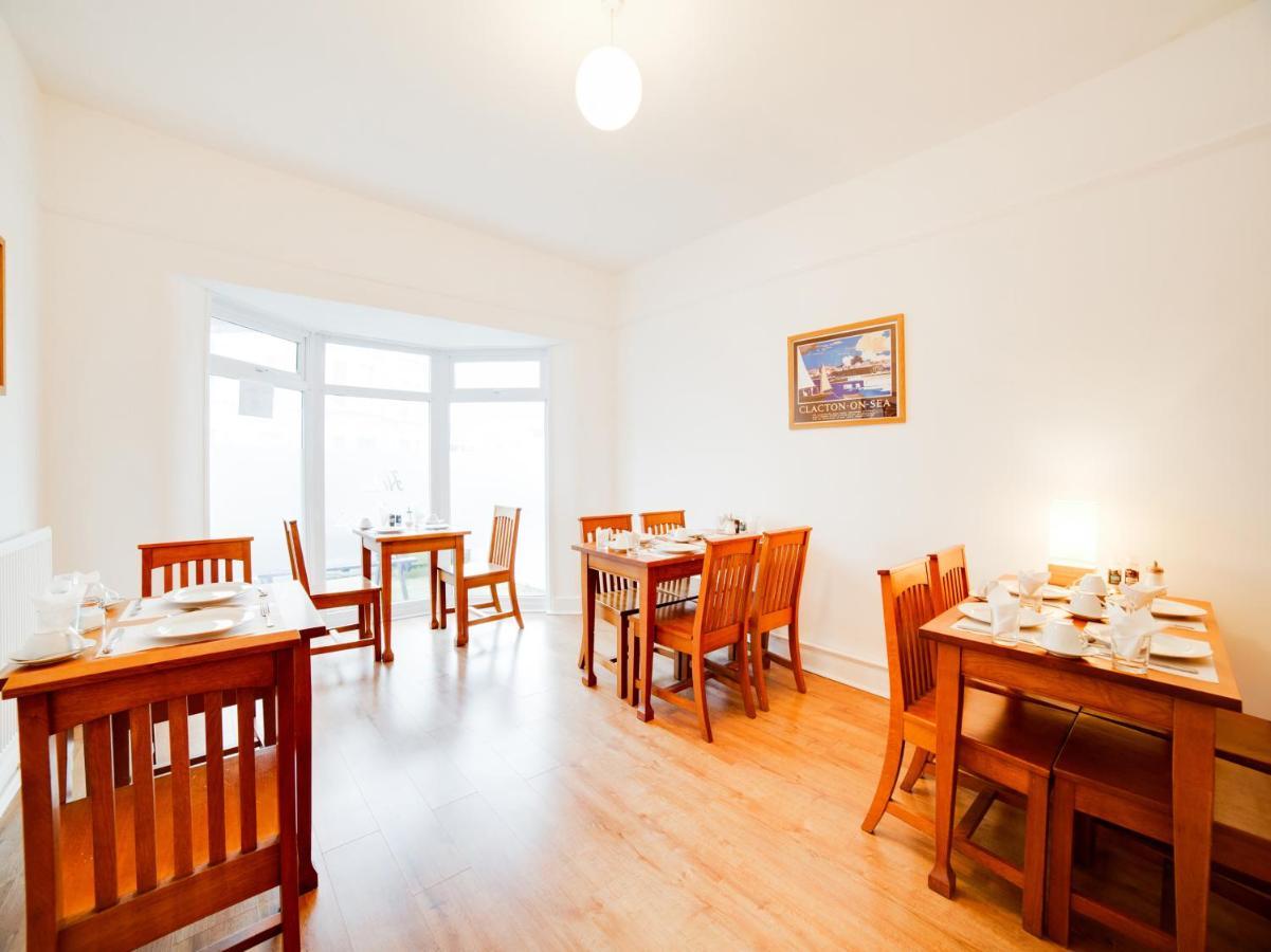 Hotel Sea Breeze แคลกตัน-ออน-ซี ภายนอก รูปภาพ