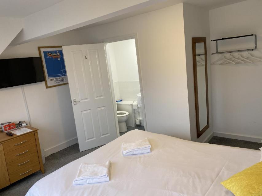 Hotel Sea Breeze แคลกตัน-ออน-ซี ภายนอก รูปภาพ