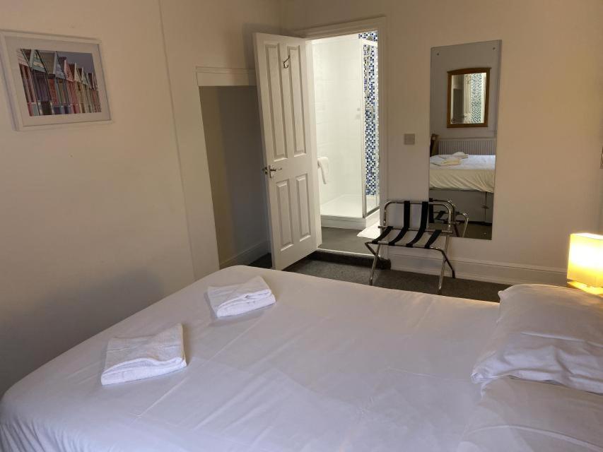 Hotel Sea Breeze แคลกตัน-ออน-ซี ภายนอก รูปภาพ